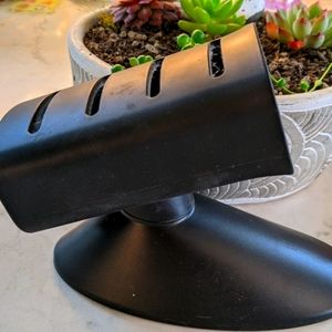 Hair straightener wall holder